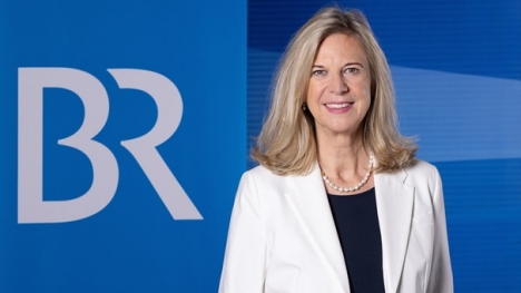 BR kann 2021 das hohe Vorjahres-Niveau halten - BR-Intendantin Dr. Katja Wildermuth freut sich über ein erfolgreiches BR-Jahr 2021 - Foto: BR / Markus Konvalin